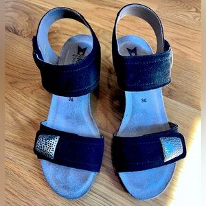 Mephisto “Air Relax” Jackie Wedge Sandal, Black, Size 36 (US 6). Almost new!